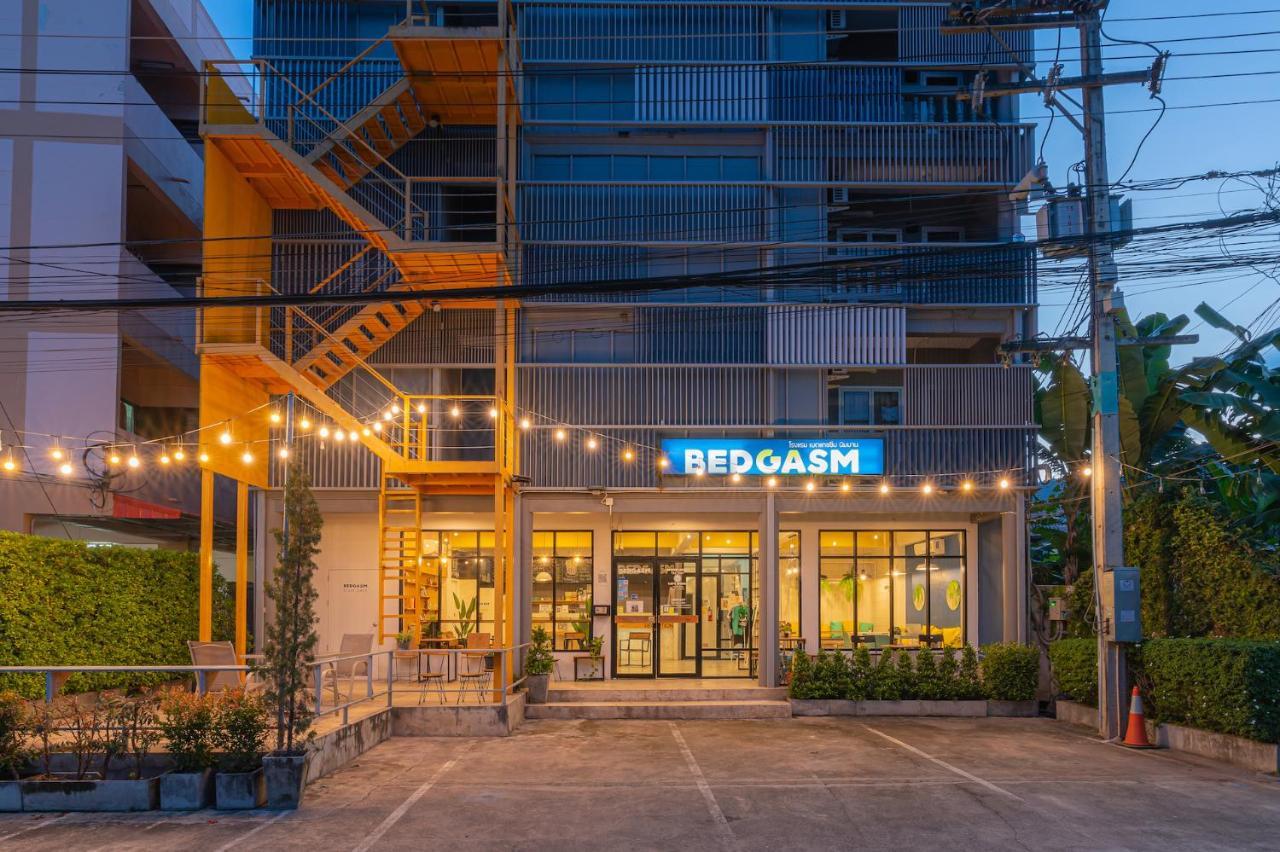 Bedgasm Hotel X Cafe Nimman Chiang Mai Bagian luar foto